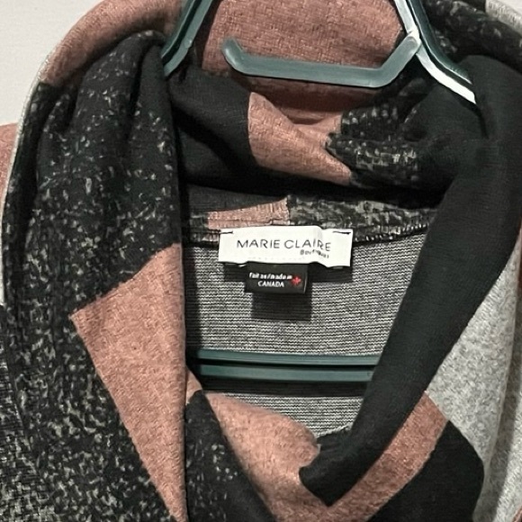 Carol Rose Geometric Print Cowl Neck Top - Picture 2 of 2